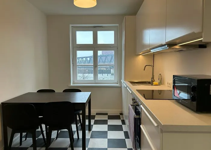 Spacious For 4 * Hamburg